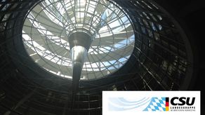 (c) Bayernkurier. Die Kuppel des Reichstagsgebäudes, verziert durch das Logo der CSU-Landesgruppe im Deutschen Bundestag. (Bild und Montage: Wolfram Göll)