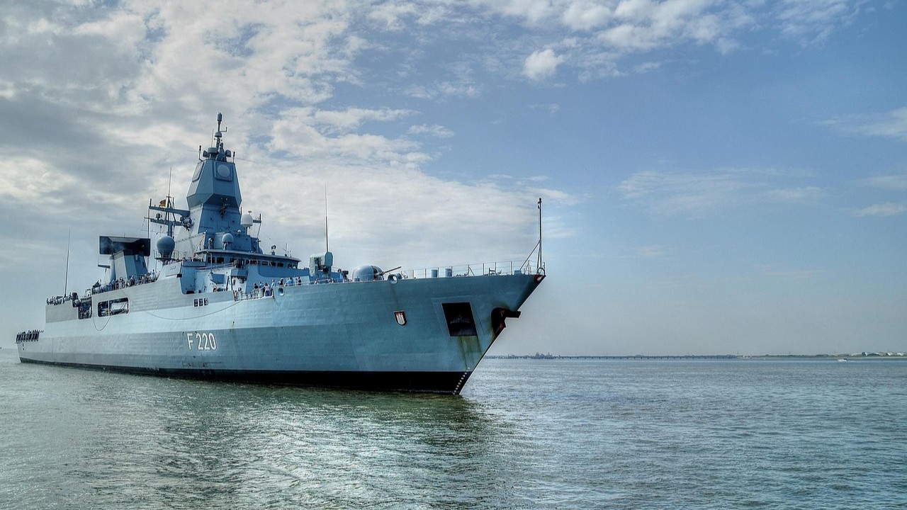 frigate 645170 1280