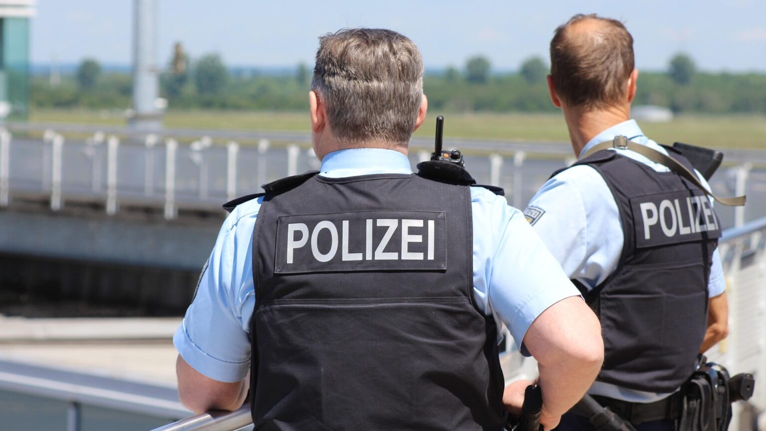 oberaichwald police 4408788 1920